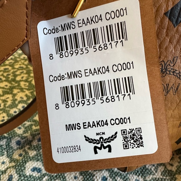 MCM DIAMANT LEATHER CROSSBODY BAG - Picture 16 of 17